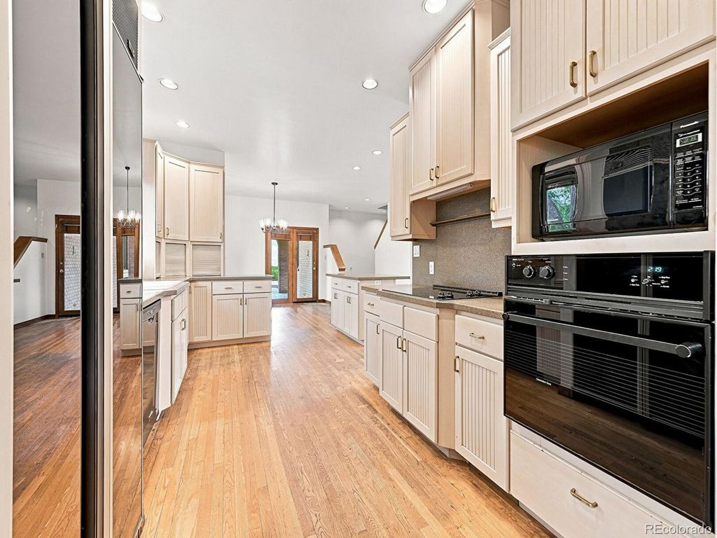 Image 27 of property listing at 26 Red Fox Lane, Littleton, CO 80127