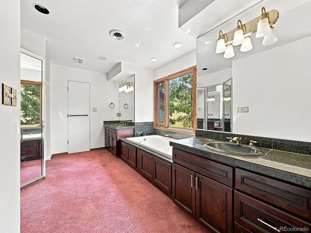 Image 34 of property listing at 26 Red Fox Lane, Littleton, CO 80127