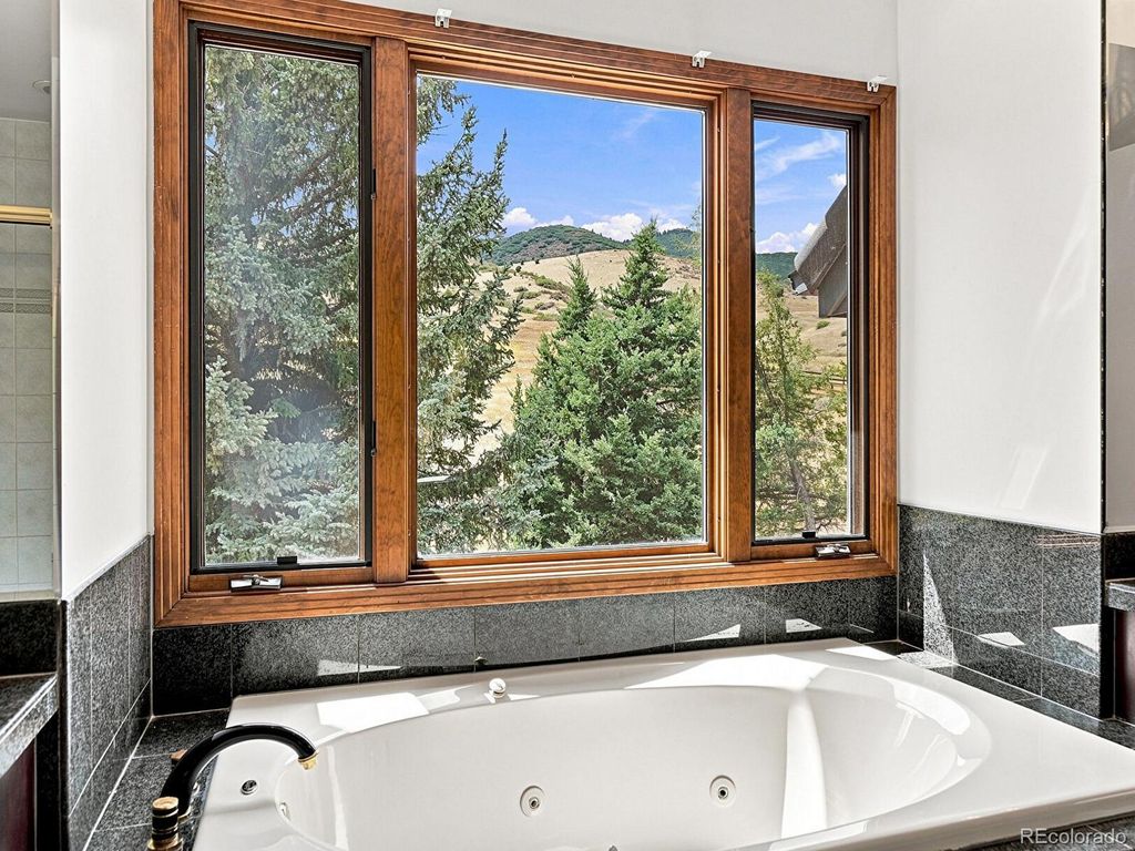 Image 36 of property listing at 26 Red Fox Lane, Littleton, CO 80127