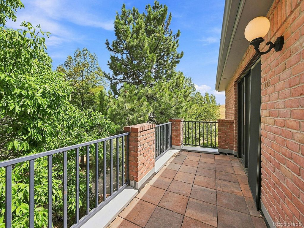 Image 37 of property listing at 26 Red Fox Lane, Littleton, CO 80127