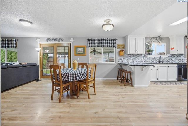 2416 Road 60, Pasco, WA 99301