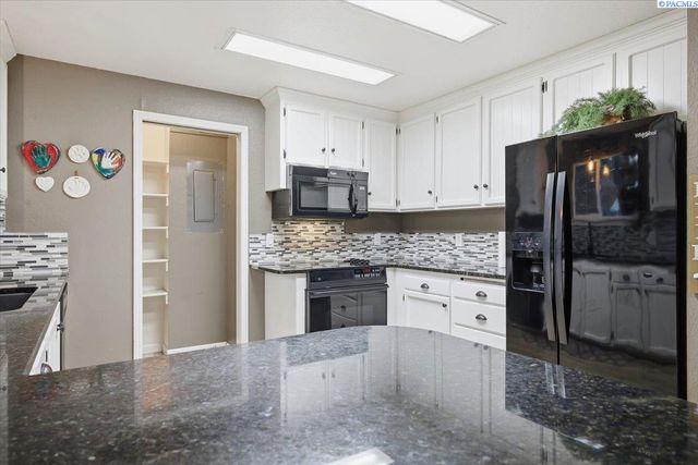 2416 Road 60, Pasco, WA 99301