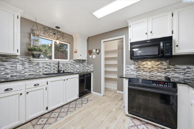 2416 Road 60, Pasco, WA 99301