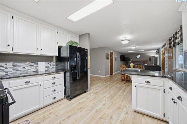 2416 Road 60, Pasco, WA 99301