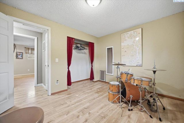 2416 Road 60, Pasco, WA 99301