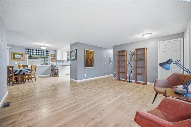 2416 Road 60, Pasco, WA 99301