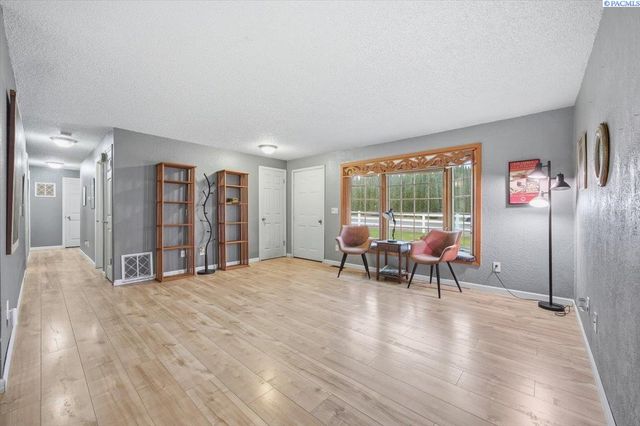 2416 Road 60, Pasco, WA 99301