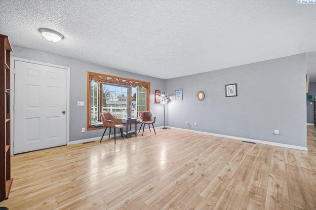 2416 Road 60, Pasco, WA 99301