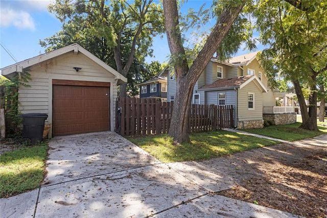 5601 Harrison Street, Kansas City, MO 64110