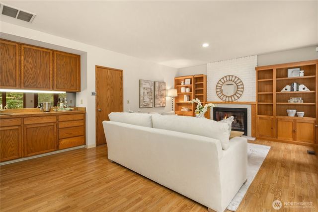 22542 NE 46th Street, Redmond, WA 98053