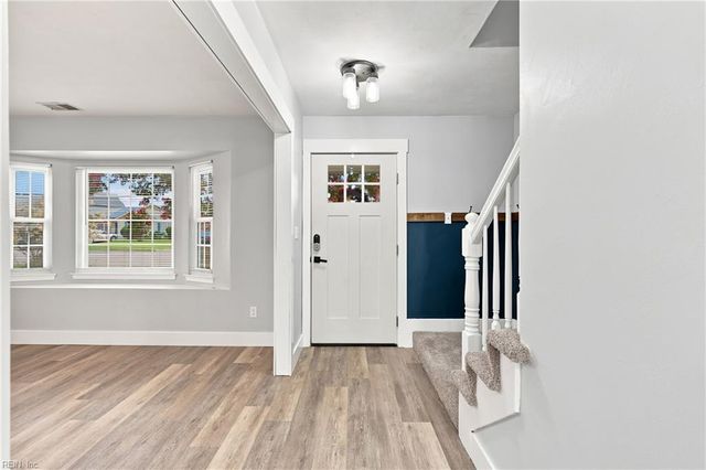 1893 Monument DR, Virginia Beach, VA 23464