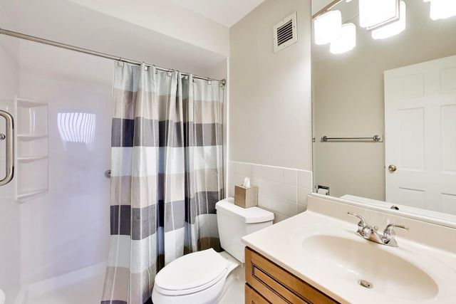 40 N Tower Road 4F, Oak Brook, IL 60523