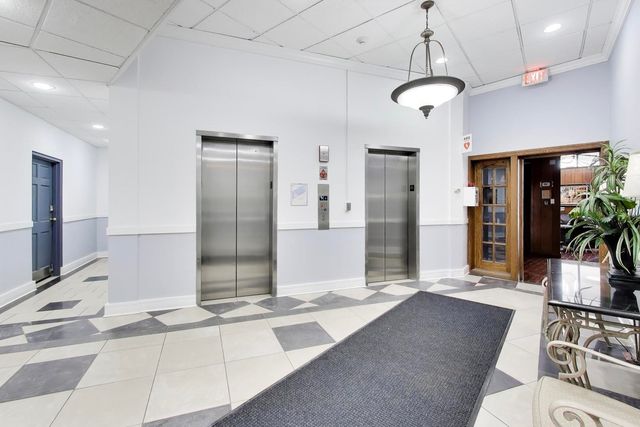 40 N Tower Road 4F, Oak Brook, IL 60523