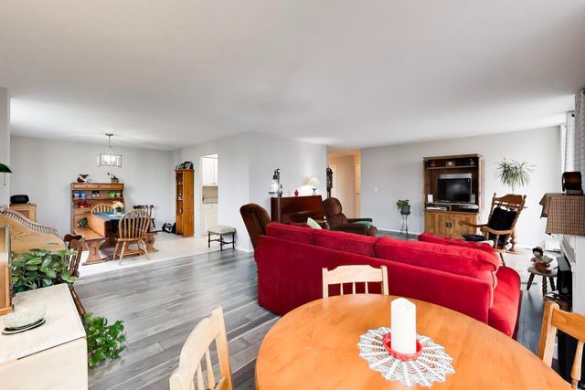 40 N Tower Road 4F, Oak Brook, IL 60523