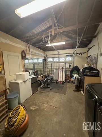 103 Hudson Drive, Bakersfield, CA 93307