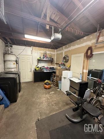 103 Hudson Drive, Bakersfield, CA 93307