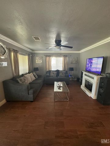 103 Hudson Drive, Bakersfield, CA 93307