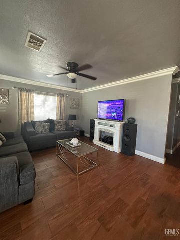 103 Hudson Drive, Bakersfield, CA 93307