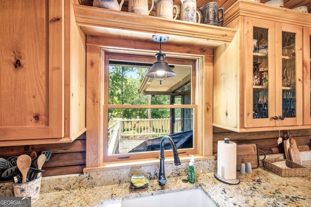 938 Waters Street W, Clarkesville, GA 30523