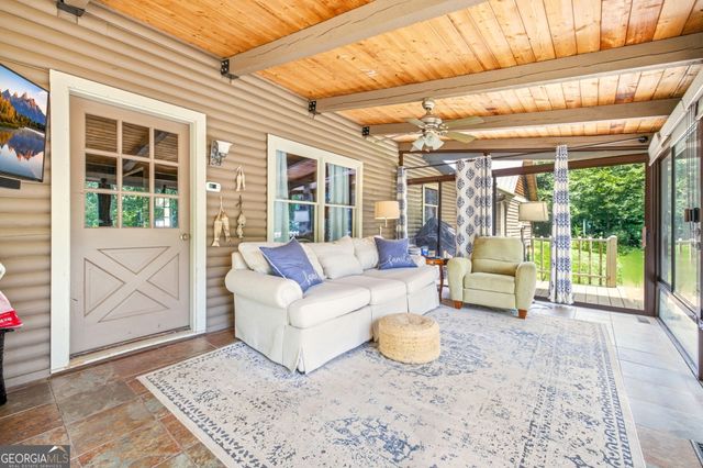 938 Waters Street W, Clarkesville, GA 30523