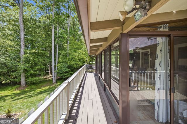 938 Waters Street W, Clarkesville, GA 30523