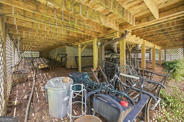 938 Waters Street W, Clarkesville, GA 30523