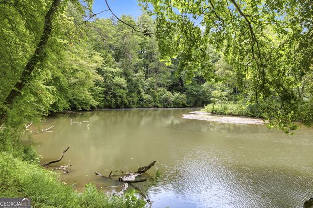 938 Waters Street W, Clarkesville, GA 30523