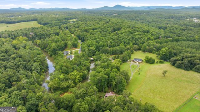 938 Waters Street W, Clarkesville, GA 30523