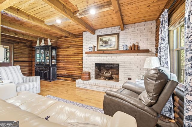 938 Waters Street W, Clarkesville, GA 30523