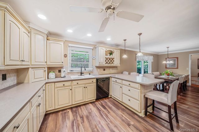 28 Royal Oak Drive, Huntington, NY 11743