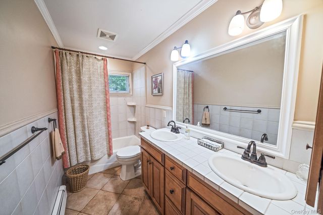 28 Royal Oak Drive, Huntington, NY 11743