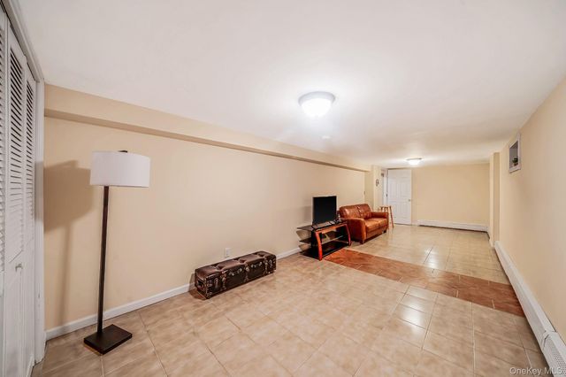 28 Royal Oak Drive, Huntington, NY 11743