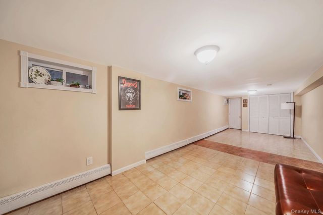 28 Royal Oak Drive, Huntington, NY 11743