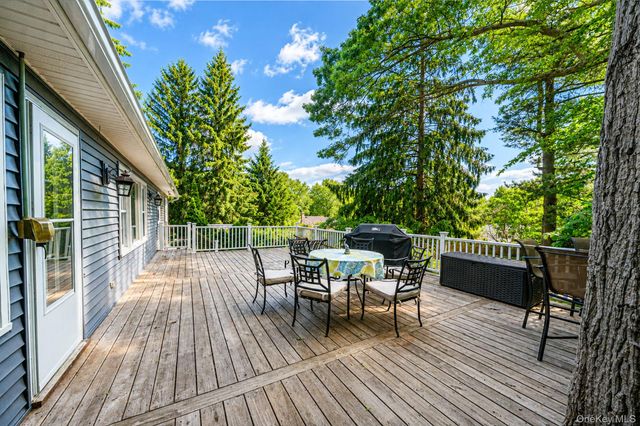 28 Royal Oak Drive, Huntington, NY 11743