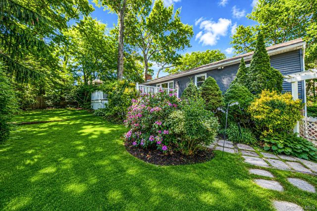 28 Royal Oak Drive, Huntington, NY 11743