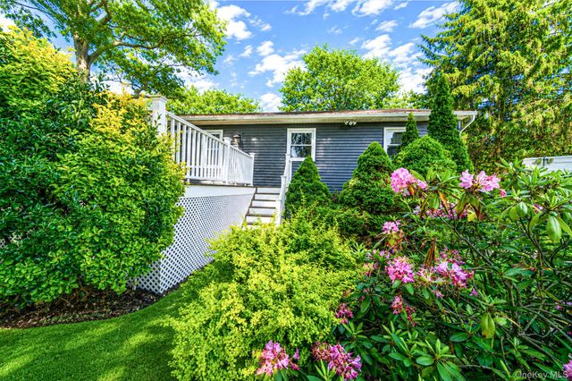 28 Royal Oak Drive, Huntington, NY 11743