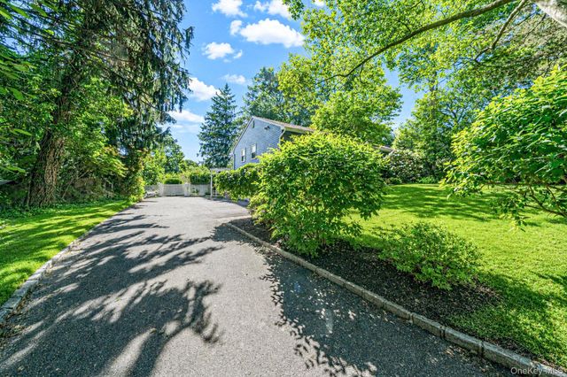 28 Royal Oak Drive, Huntington, NY 11743