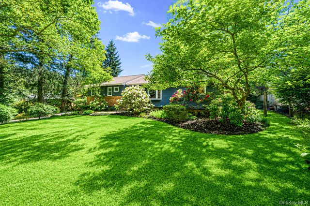 28 Royal Oak Drive, Huntington, NY 11743