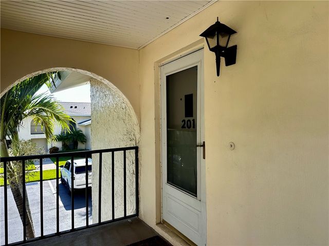 1815 Robalo Drive C201, Vero Beach, FL 32960