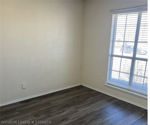 8812 Skypark Drive, Fort Smith, AR 72903