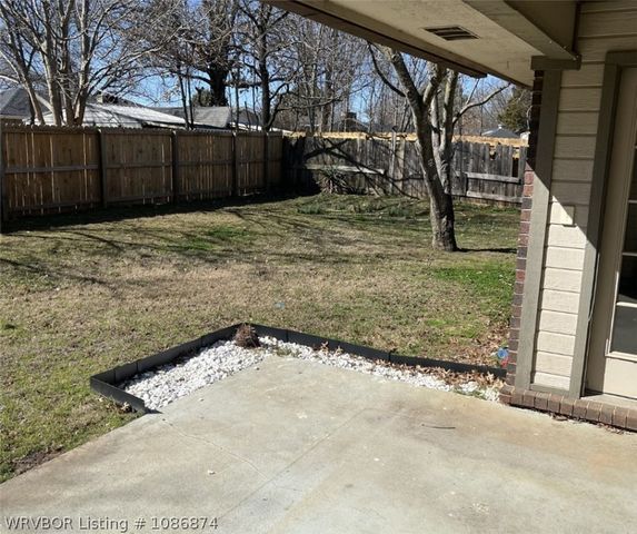 8812 Skypark Drive, Fort Smith, AR 72903