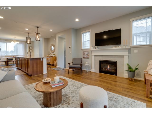 13690 Sw SILENT FOX Ter, Sherwood, OR 97140