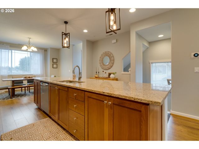 13690 Sw SILENT FOX Ter, Sherwood, OR 97140