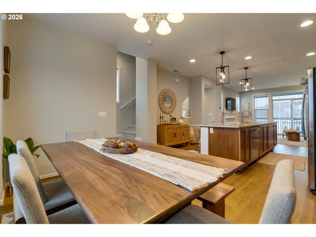 13690 Sw SILENT FOX Ter, Sherwood, OR 97140