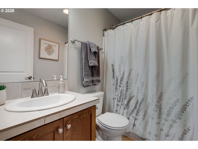 13690 Sw SILENT FOX Ter, Sherwood, OR 97140