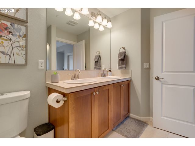 13690 Sw SILENT FOX Ter, Sherwood, OR 97140