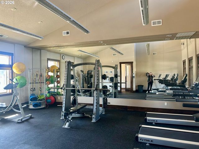 13690 Sw SILENT FOX Ter, Sherwood, OR 97140