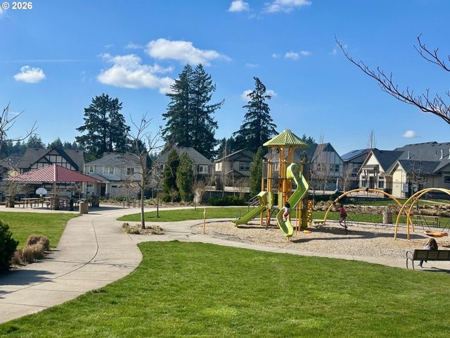 13690 Sw SILENT FOX Ter, Sherwood, OR 97140