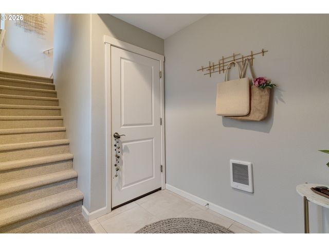 13690 Sw SILENT FOX Ter, Sherwood, OR 97140