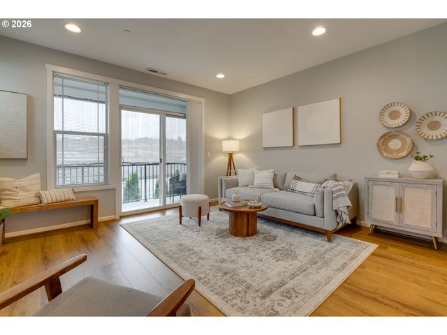 13690 Sw SILENT FOX Ter, Sherwood, OR 97140